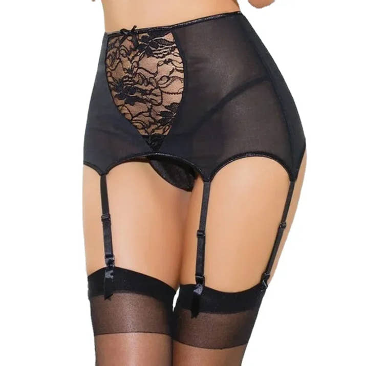 White Lace Garter Belt Panty – 6-Strap Sexy Lingerie 🌙