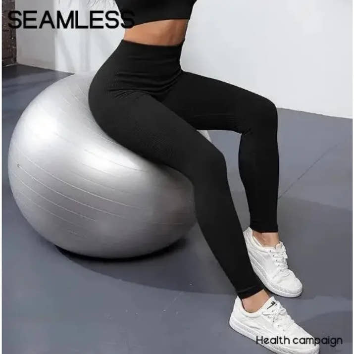 High-Waist Seamless Leggings – Hip-Lifting Slim Fit 🌟